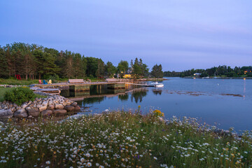 Obraz premium Blue hour at waters edge, Glen Margaret Bay, Nova Scotia
