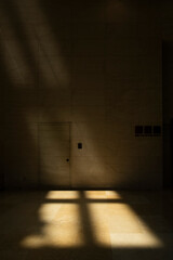 Light streamed in through the windows, creating a cross shape on the marble floor.창문으로 빛이 들어와 대리석 바닥에 십자가 모양을 만들었습니다.