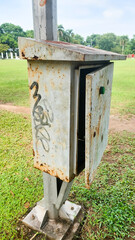 Box containing electric current control