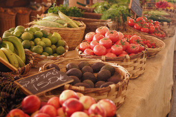 A Vibrant and Colorful Farmers Market Featuring a Variety of Fresh Fruits and Vegetables
