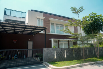 Fototapeta premium residential, exterior, house, architecture, perumahan, balcony, blue sky, front, building, business, buy, construction, contemporary, decoration, design, development, door, entrance, environment, expe