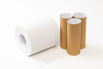 白背景にトイレットペーパー