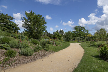 Parc paysager au printemps