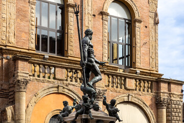 Obraz premium Detail of the Fountain of Neptune in Piazza Maggiore, with Palazzo del Podestà in the background, Bologna, Italy