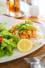 アボカドシュリンプご飯