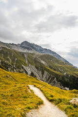 Ofenpass, Piz Stabelchod, Piz Nair, Val da Stabelchod, Piz dal Botsch,  Wanderweg, Alpen, Nationalpark, Naturschutz, Zernez, Herbst, Herbstfarben, Bergwiesen, Graubünden, Schweiz