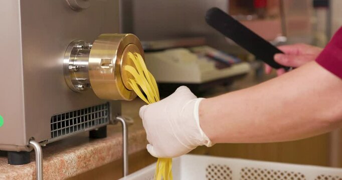 Machine &agrave; p&acirc;tes fra&icirc;ches