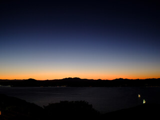 日暮れと漁火 函館