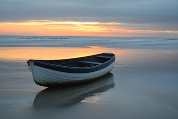 Naklejka premium Boat on the lake with sunset. generative AI