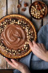 Czekoladowa tarta z orzechami