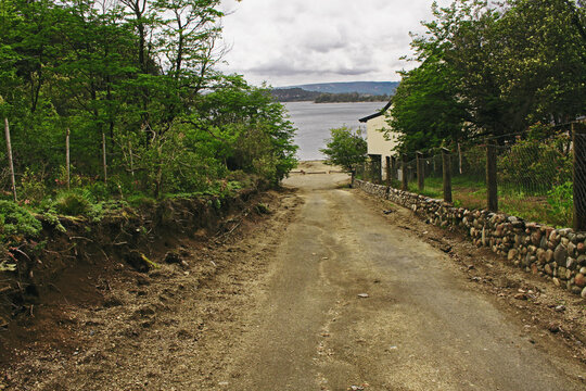 Natural road, way down to Alumine lake.