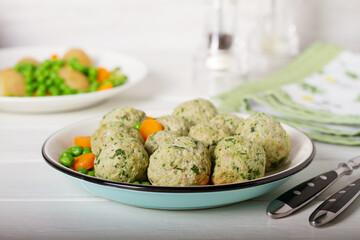 Turkey and spinach meatballs with vegetables © freeskyline