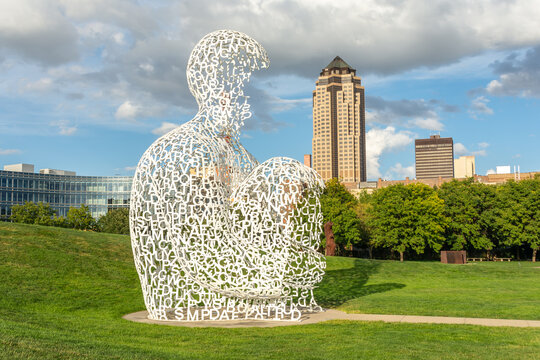 Des Moines, Iowa, USA - September 16th 2024 - Jaume Plensa sculpture titled Nomade and created in 2007.
Painted stainless steel sculpture at the Pappajohn sculpture park in Des Moines.