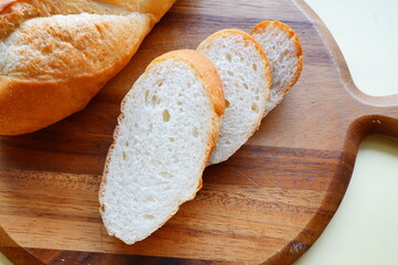 スライスカットした美味しいフランスパン