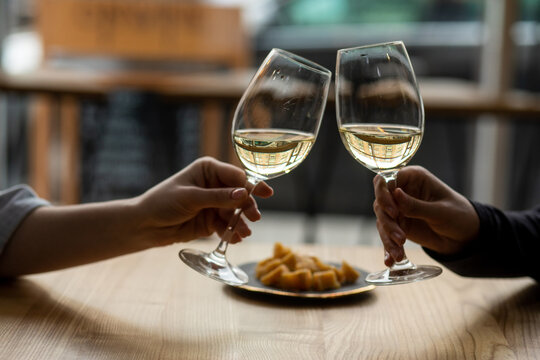 Glasses with white wine