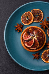 Sweet tart with figs, cheese cream and pecans