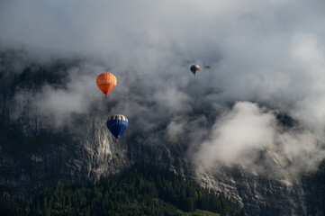 Obraz premium hot air ballooning in Flims Switserland