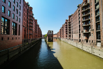 Naklejka premium Sightseeing Oh Hamburg - Pedestrian Trail To The Port Of Hamburg