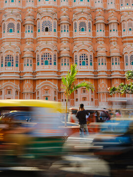 Hawa Mahal palace in Jaipur  and traffic in blurred motion 