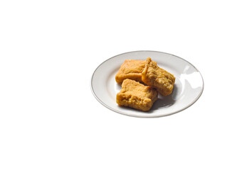 Tofu that has been fried until dry is ready to eat
