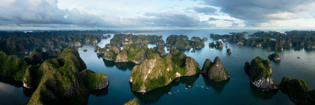 Lan Ha Bay Ha Long Vietnam