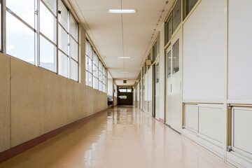 学校の廊下の風景