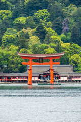 世界遺産・日本三景厳島神社大鳥居　広島県廿日市市宮島