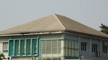 The roof of a government building in broad daylight

