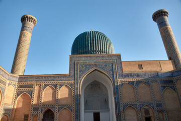 Fototapeta premium Iconic Blue Dome and Minarets at Gur-e-Amir, Samarkand, Uzbekistan
