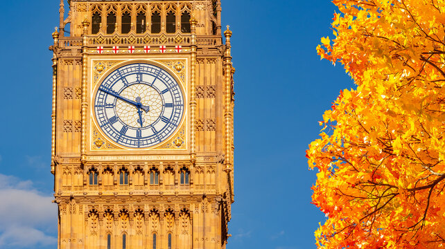 Big Ben clock of Elizabeth tower in autumn, London, UK