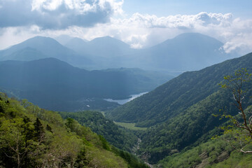 五色山へ続く登山道から望む湯ノ湖　栃木県日光市日光国立公園