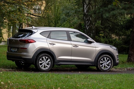Silver Hyundai Tucson TL SUV car parked on street