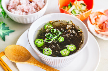 簡単もずくスープ