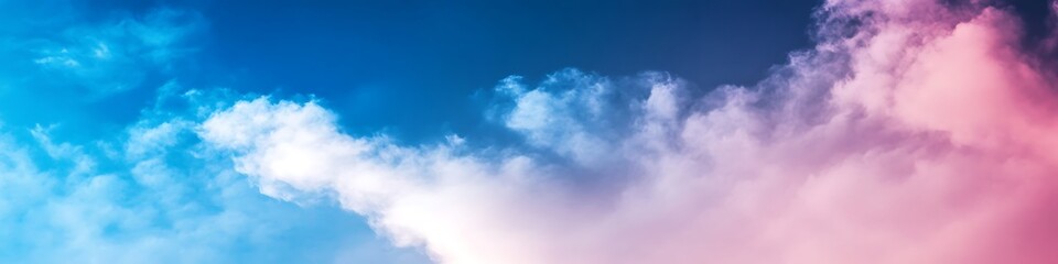 Obraz premium A smooth, pastel gradient from blue to pink with space for text