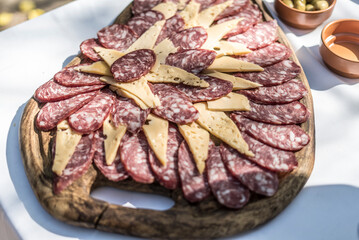 Picada de queso y salame