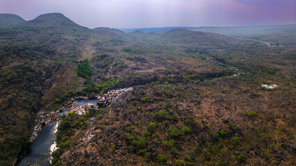 Travessia Natureza Chapada Veadeiros Cerrado Rio Preto Cachoeira Caminhada Trekking Paisagem Seca...