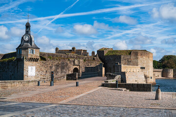 View of the main entrance to the old fortress of Concarneau. Photography taken in Concarneau, French Brittany, France.