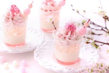 春のお花見スイーツさくらのヴェリーヌ　さくらのグラスデザート　