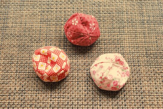 The old Japanese toy, "Otedama" using beanbags