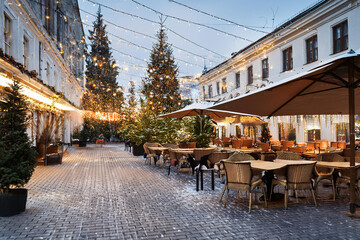 Naklejka premium クリスマスイルミネーションのレストラン