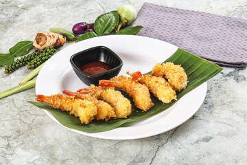 Shrimp tempura with spicy sauce