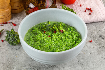 Dietari vegan broccoli cream soup