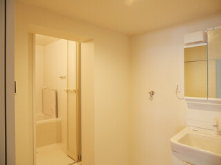 リフォームした部屋の浴室と洗面場の様子