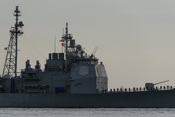 Naklejka premium WARSHIP - American Ticonderoga-class guided missile cruiser at sea