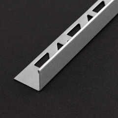 Fließen Profil, Winkelprofil, Kante Profil aus Edelstahl  für Baustelle © Sof_Line