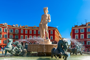 The Fontaine du Soleil on Place Massena in Nice, French Riviera, Provence Alpes C&ocirc;te d'Azur, France