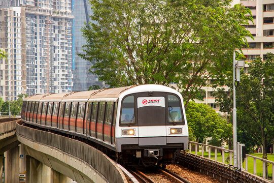 A Train Of Singapore's Mass Rapid Transit (MRT) Metro System. The MRT Is A Heavy Rail Rapid Transit System That Constitutes The Bulk Of The Railway Network.