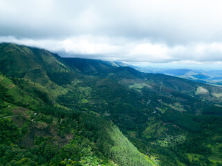 Obraz premium Kalupahana Mountain Range in Sri Lanka Scenic Landscape