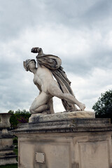 statue dans le jardin des Tuilerie à Paris en France