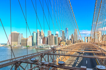 Obraz premium The historic Brooklyn Bridge with Manhattan in the background